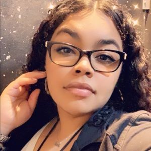 Meet your Posher, Noemi